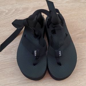 Teva Flatform MISSING ankle strap! sz6